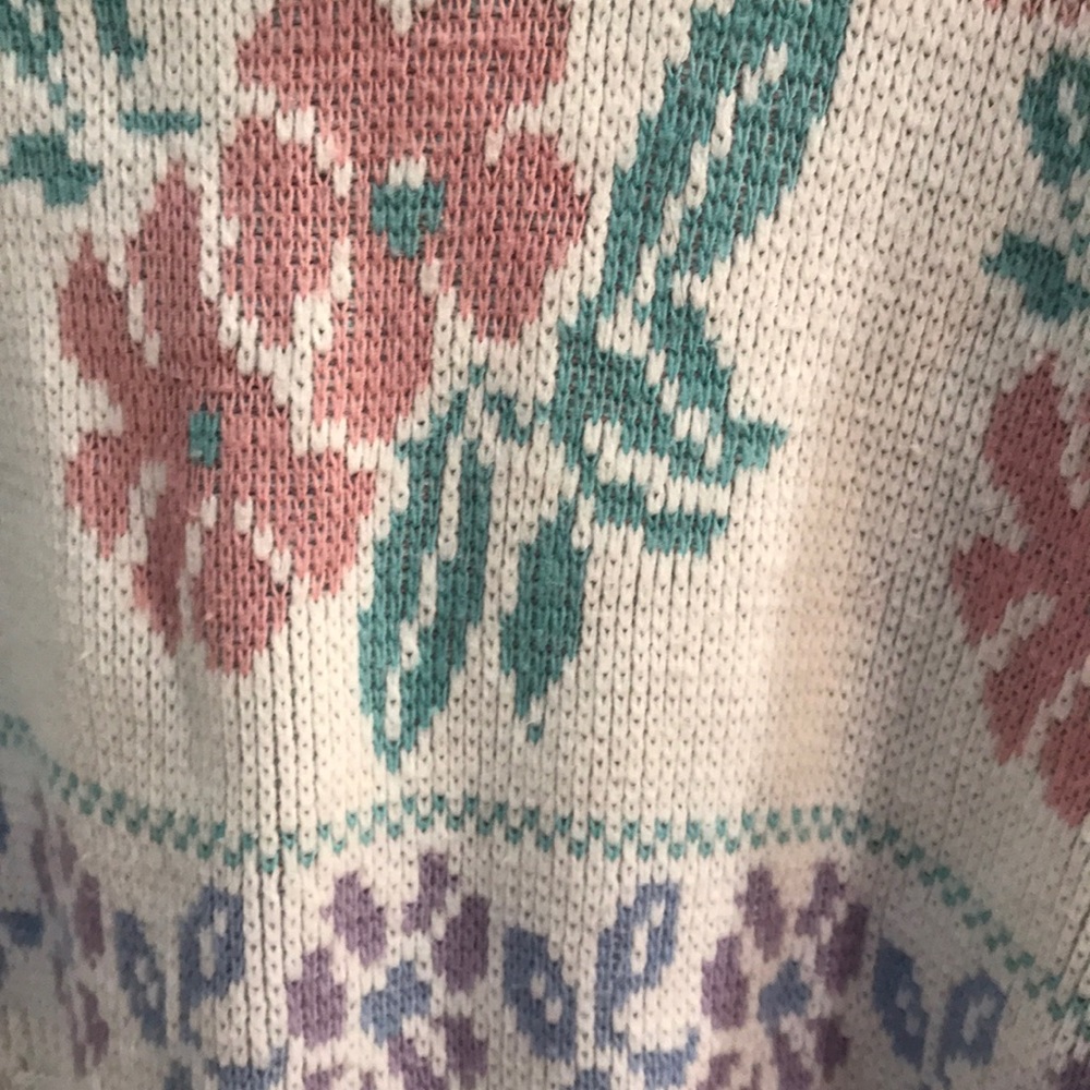 ⚡️FINAL PRICE⚡️VTG Season Ticket Flower Sweater - Picture 2 of 12
